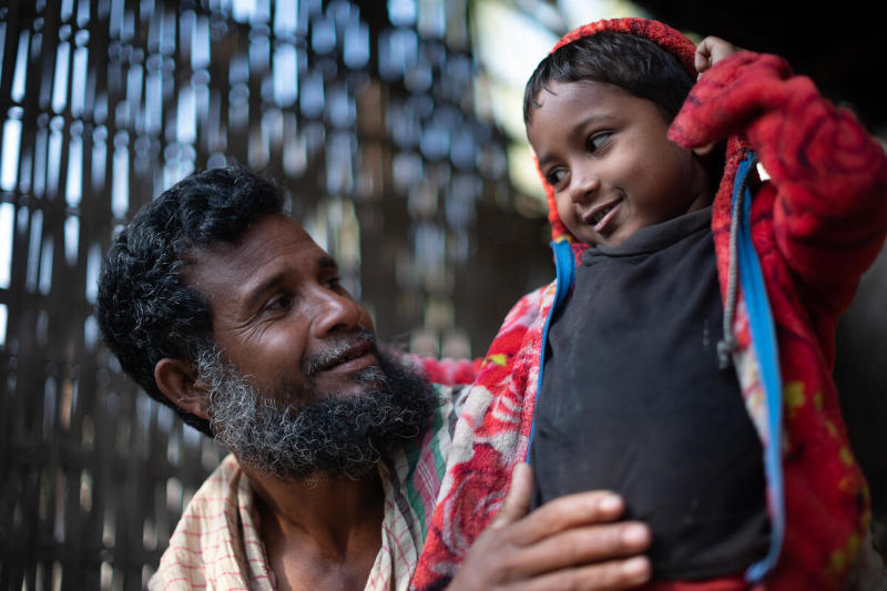 Тослим Уддин и его сын, Бангладеш. Фото: ВПП/Мехиди Рахман